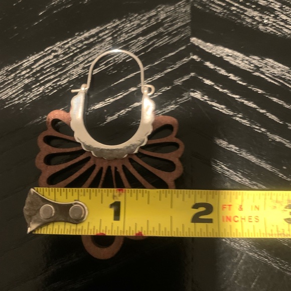 Ladies wooden earrings - Picture 6 of 7